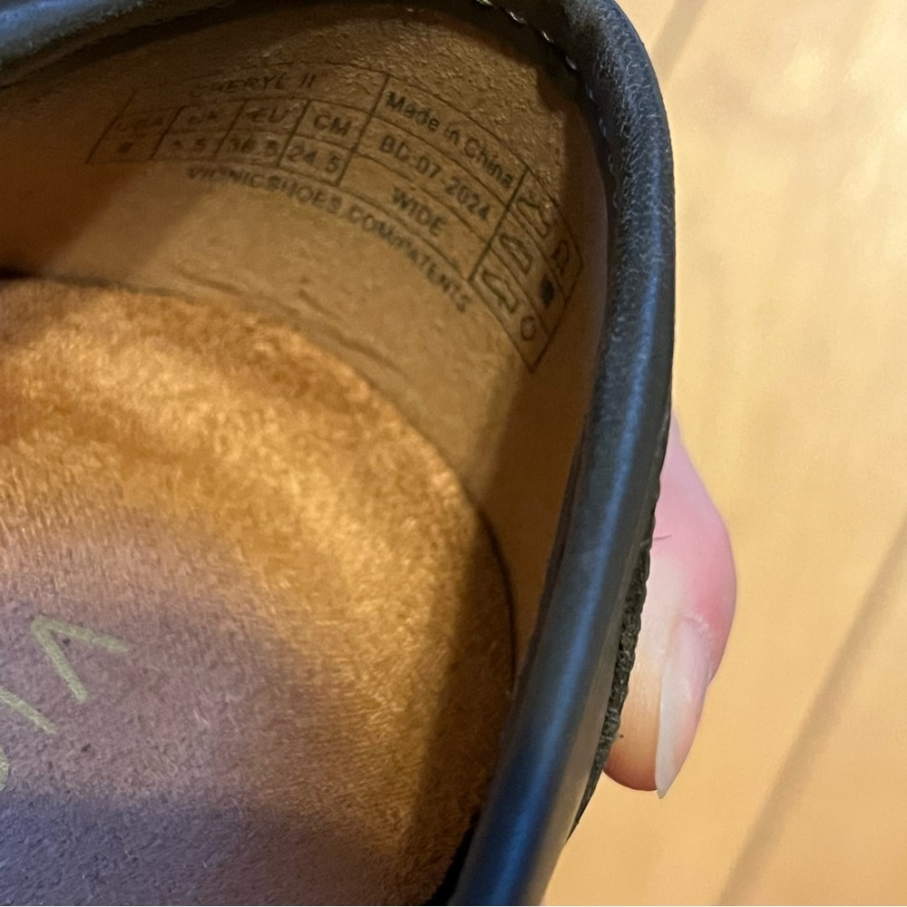 Vionic Cheryl II Leather slip on penny loafers in dark khaki size 8 wide - Picture 9 of 12